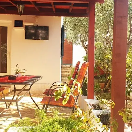 Holiday Stari Grad *