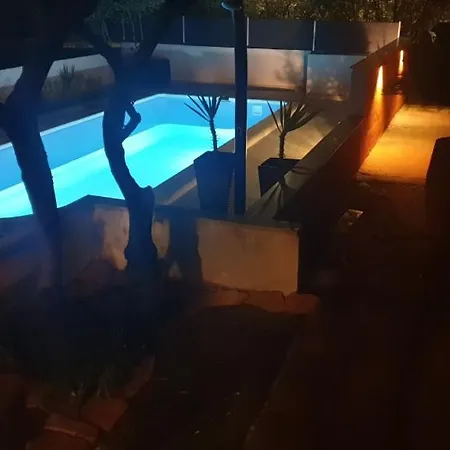 Holiday Stari Grad